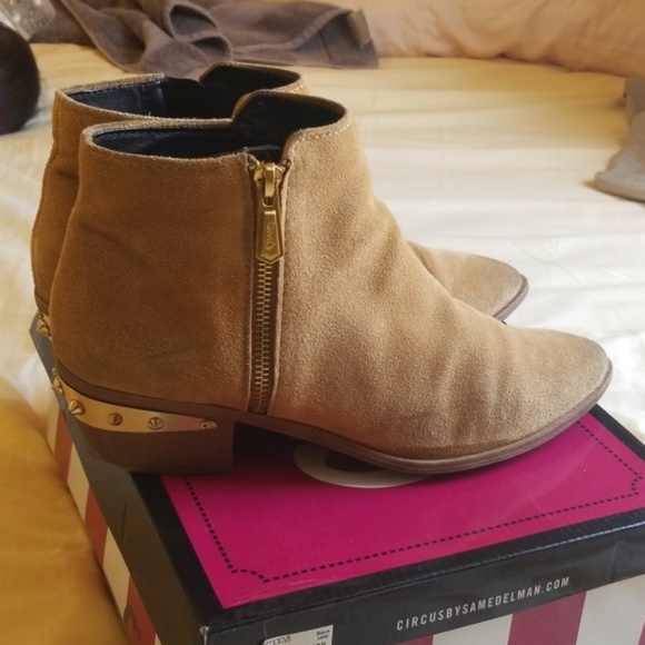 Leather low heel  booties with gold spikes on heel - Picture 2 of 8